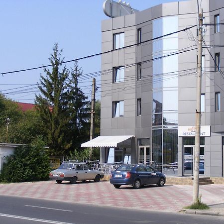 Hotel Sorelo Pitesti Bagian luar foto