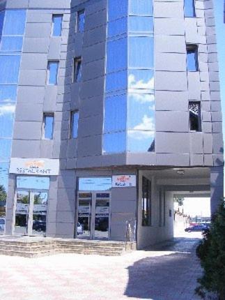 Hotel Sorelo Pitesti Bagian luar foto