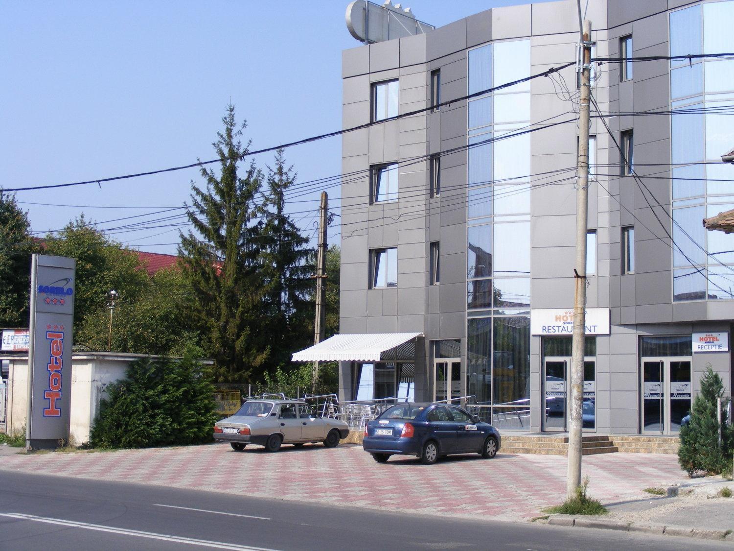 Hotel Sorelo Pitesti Bagian luar foto