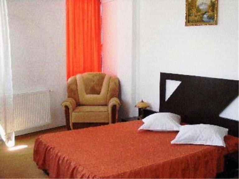 Hotel Sorelo Pitesti Bagian luar foto